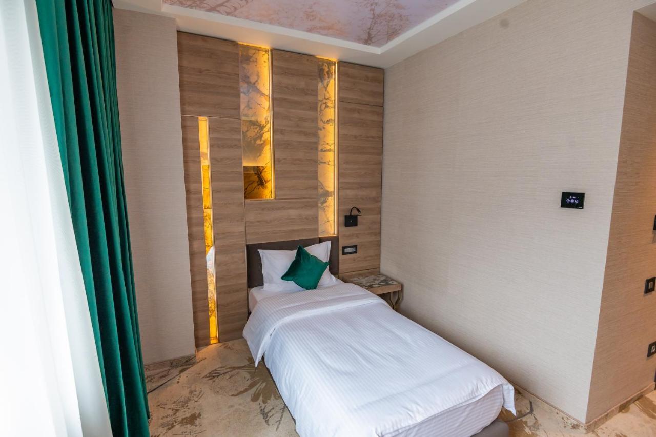 Hotel Codrisor Bistriţa エクステリア 写真