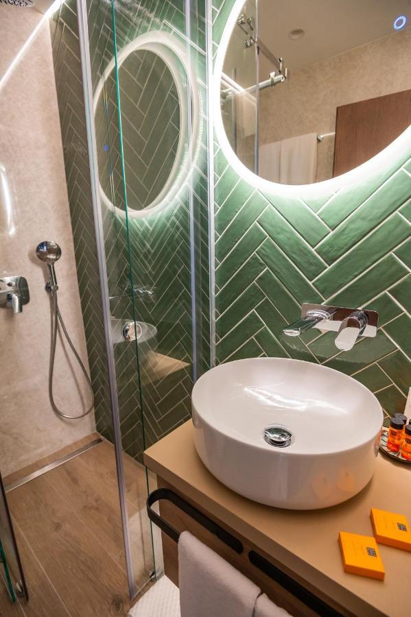 Hotel Codrisor Bistriţa エクステリア 写真
