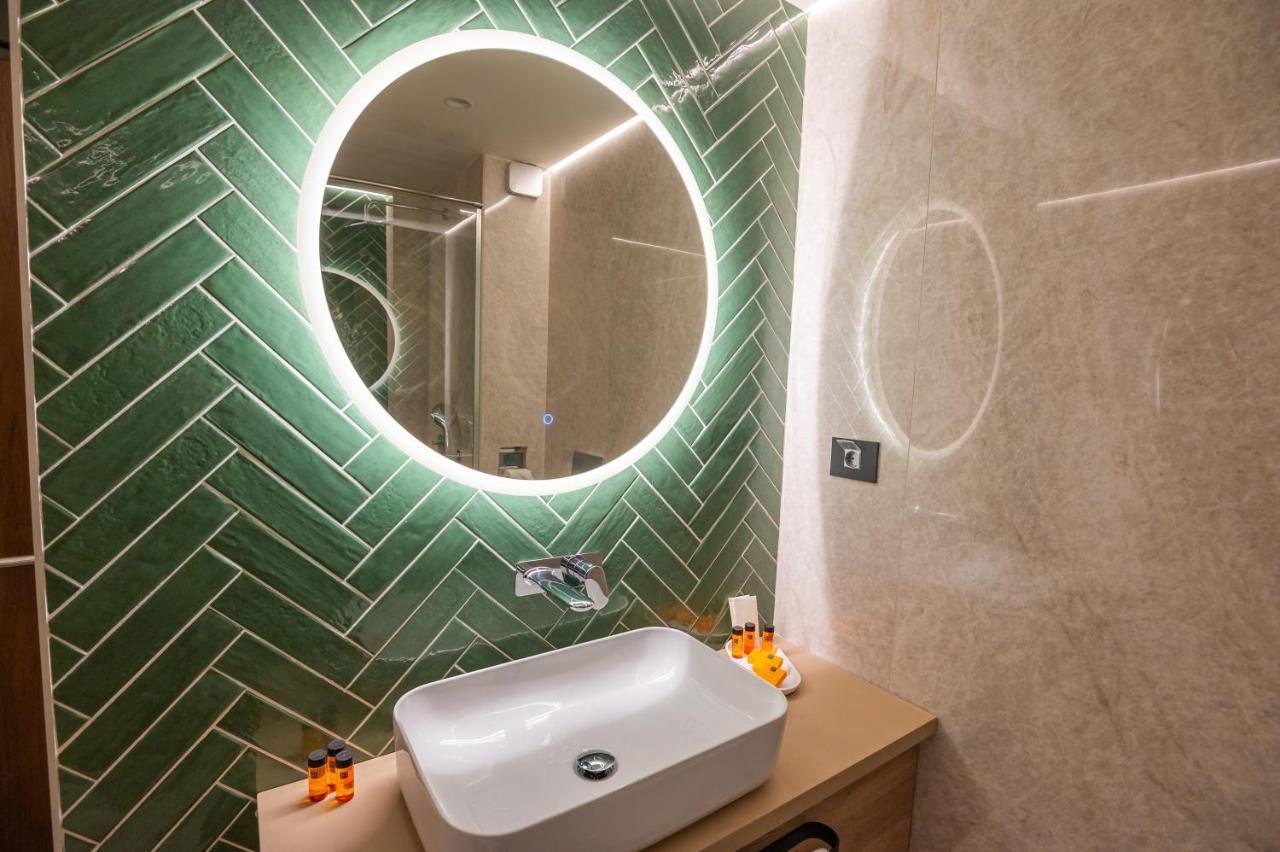Hotel Codrisor Bistriţa エクステリア 写真